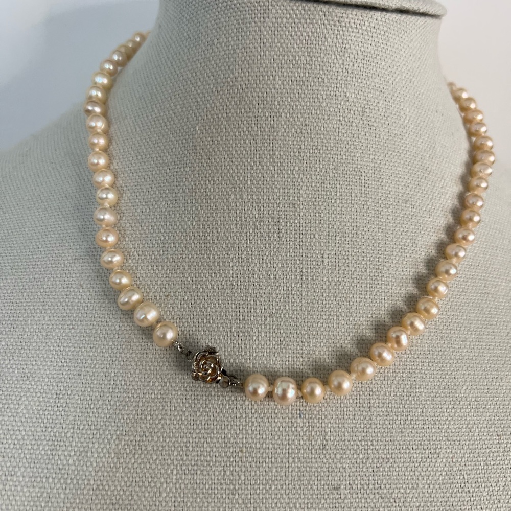 Genuine Pearl Necklace - Picture 2 of 4